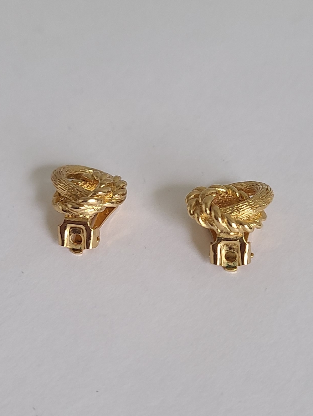 Vintage Christian Dior Luxury Gold Double Circle Rope Knot Chunky Stud Earrings - Picture 3 of 16